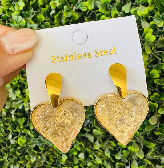 Aretes Dorados en Forma de Corazón | Amor Brillante en Cada Detalle